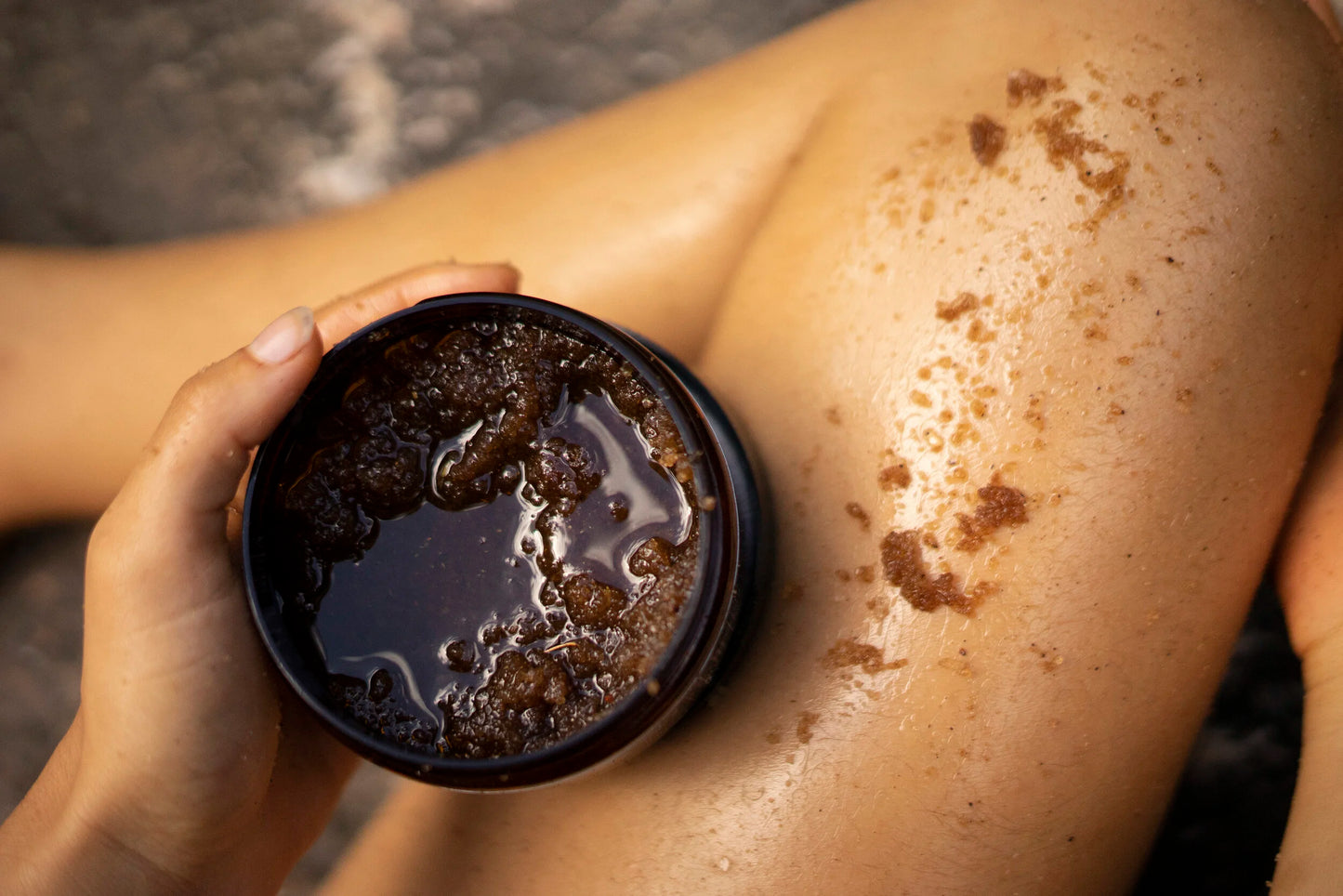 AMU: VANILLA CHAI Face & Body Scrub 250ml